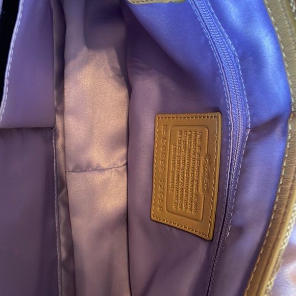 Coach small to medium purse - Picture 9 of 9